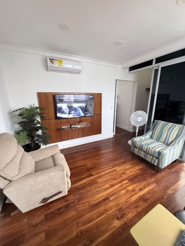 Se alquila apartamento en bella vista