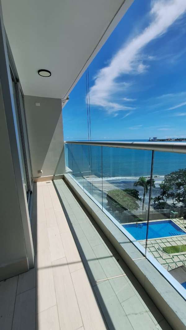 SEA FRONT PH BAHIA RESORT SERENA BEACH - RENTAL $1,600