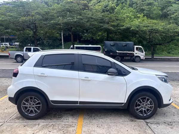 PRECIO NEGOCIABLE!! AUTO COMO NUEVO UNICO DUEÑO. NUNCA CHOCADO. VENTA POR MOTIVOS DE SALIDA DEL PAIS.