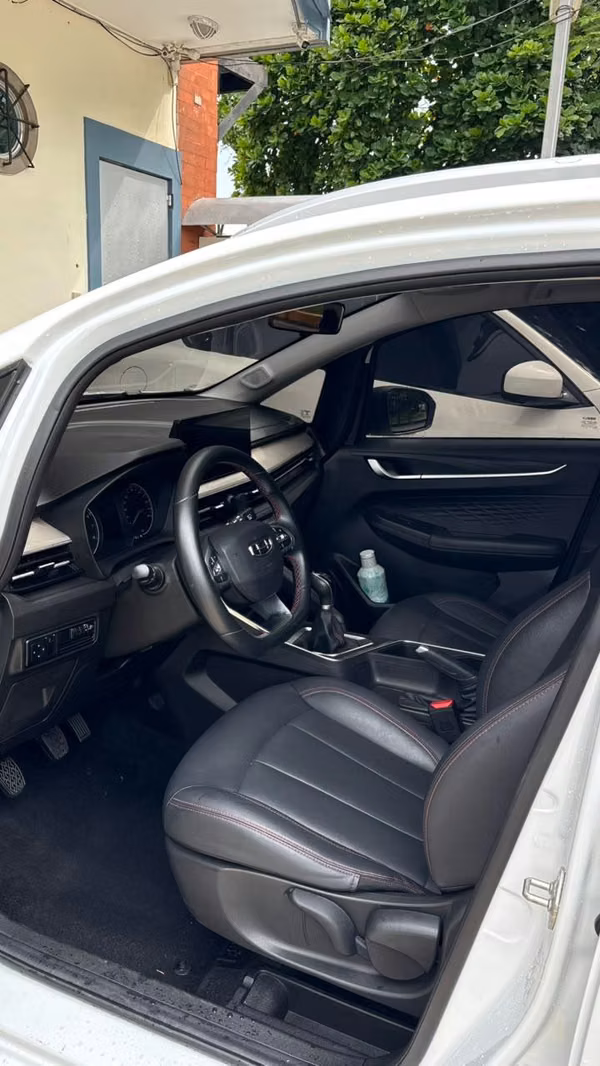 PRECIO NEGOCIABLE!! AUTO COMO NUEVO UNICO DUEÑO. NUNCA CHOCADO. VENTA POR MOTIVOS DE SALIDA DEL PAIS.