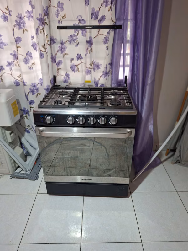 IS SOLD ISATO STOVE AND AIR SPLIT OF 18THOUSAND BTU INVERTER BRAND TLC