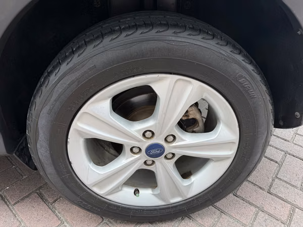 2015 Ford Escape S Excellent conditions