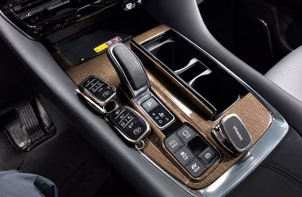 2025 TOYOTA ALPHARD HYBRID EXECUTIVE