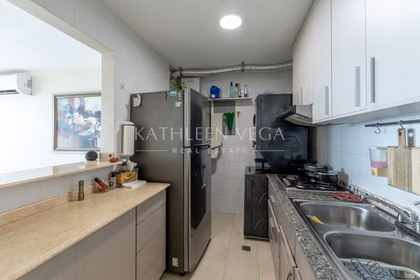 Apartamento Remodelado en Venta en PH Majestic Gardens, en Edison Park