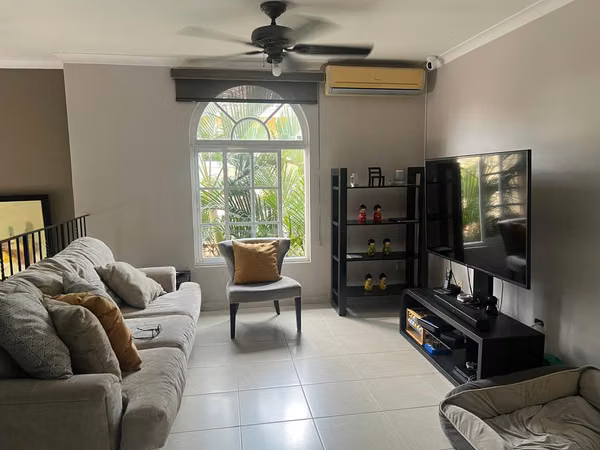 With 510m2 Sale of Unifamily House in Villa Lucre San Rafael