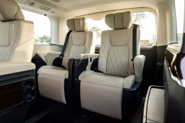 2026 TOYOTA GRANVIA LUXURY