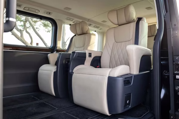 2026 TOYOTA GRANVIA LUXURY