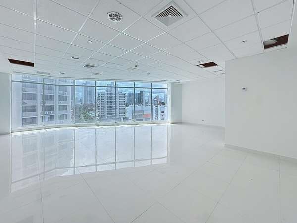 Commercial Rental in Street Mall - Via Israel