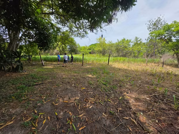 Anton. Land has a majagual river. 42,858mts $259,000,00neg