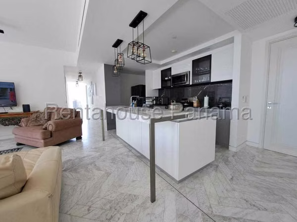 SALE OF APARTMENT IN MARBELLA