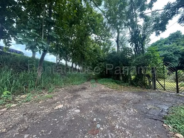 SALE OF LAND ON THE RAILS