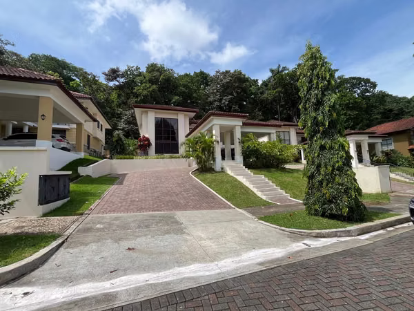 Single family house for rent located in PH Los Ríderos, Clayton