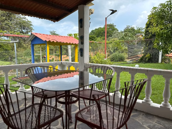 CASA AMOBLADA EN ALQUILER – COSTA ESMERALALDA...solo $1,200