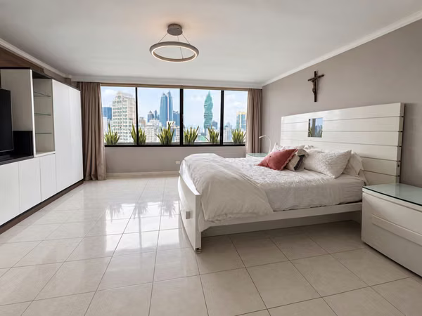 Venta de Penthouse en Marbella, PH Monticello, 287 m²