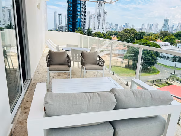 VENTA, PH Bahía del Golf 98 m² con Opción a 2da Recámara