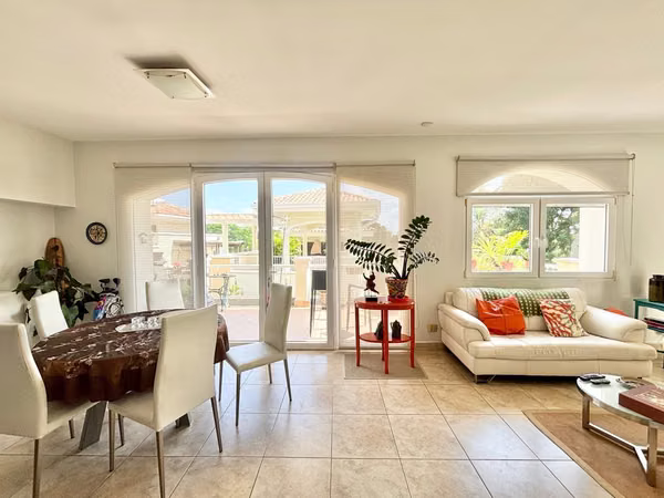Exclusivo Apartamento en Tucán Country Club | Vista Verde, Amplio Balcón y Membresía de Golf Incluida