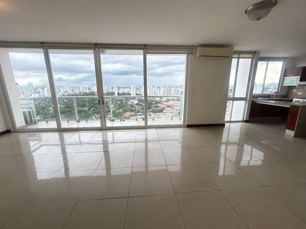 VENTA, PH Bahía del Golf 98 m² con Opción a 2da Recámara