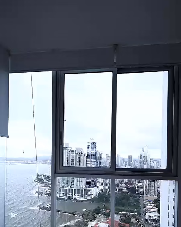 Amoblado, piso alto con vista al mar en Punta Pacífica – 266 m², listo para mudarse