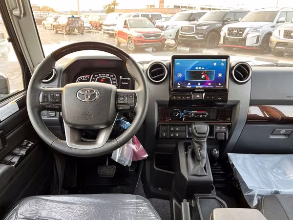 2026 TOYOTA LAND CRUISER 76 LX