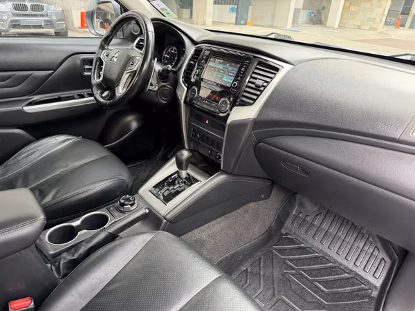 Mitsubishi L-200 Sportero 4x4 Full Extras