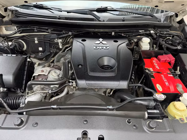 Mitsubishi L-200 Sportero 4x4 Full Extras
