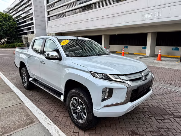 Mitsubishi L-200 Sportero 4x4 Full Extras