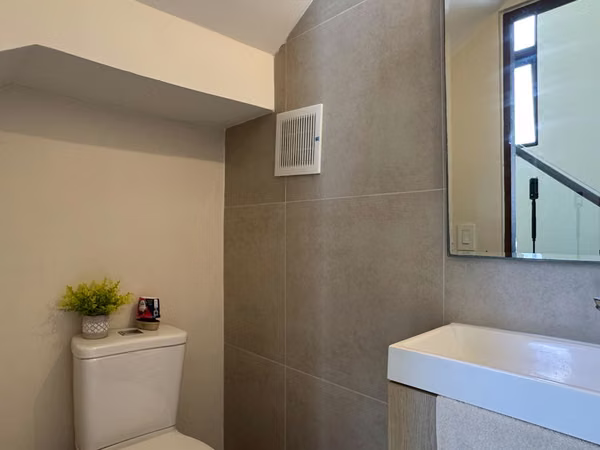 Se alquila casa en Brisas del Golf, Golf Gardens