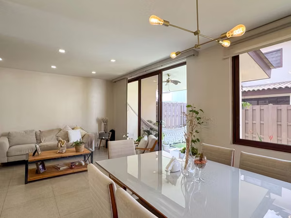 Se alquila casa en Brisas del Golf, Golf Gardens