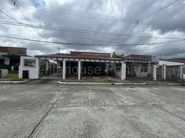 House for Sale in Las Sumbres JG