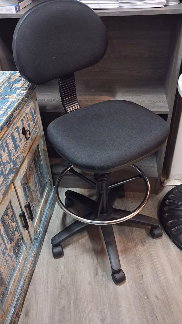 High office chair or counter