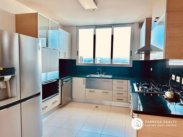 Apartment for sale in front of the sea - East Coast