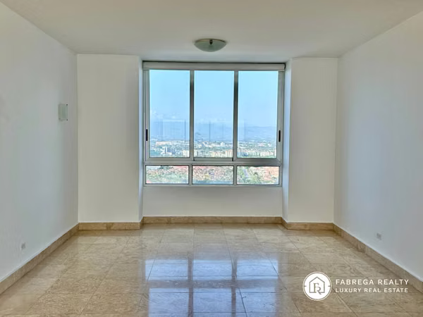 Apartment for sale in front of the sea - East Coast
