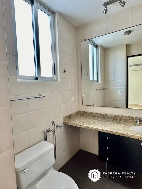 Apartment for sale in front of the sea - East Coast