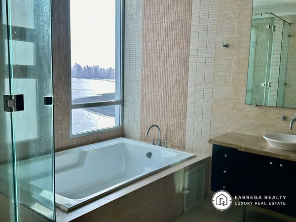 Apartment for sale in front of the sea - East Coast