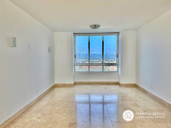 Apartment for sale in front of the sea - East Coast