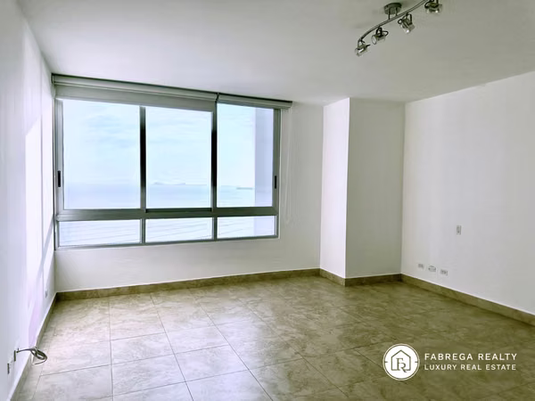 Apartment for sale in front of the sea - East Coast