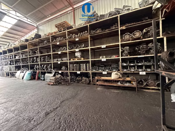 Galera Comercial en Venta en Parque Lefevre