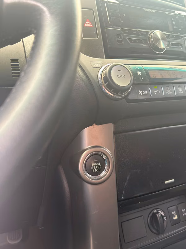 TOYOTA PRADO 2012