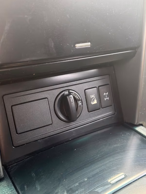 TOYOTA PRADO 2012