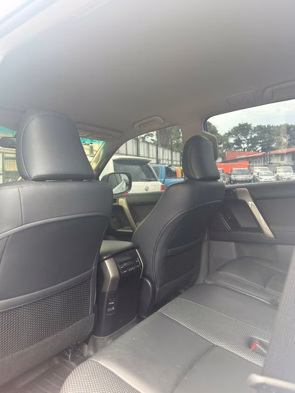 TOYOTA PRADO 2012