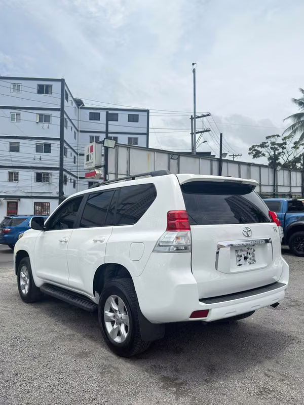 TOYOTA PRADO 2012