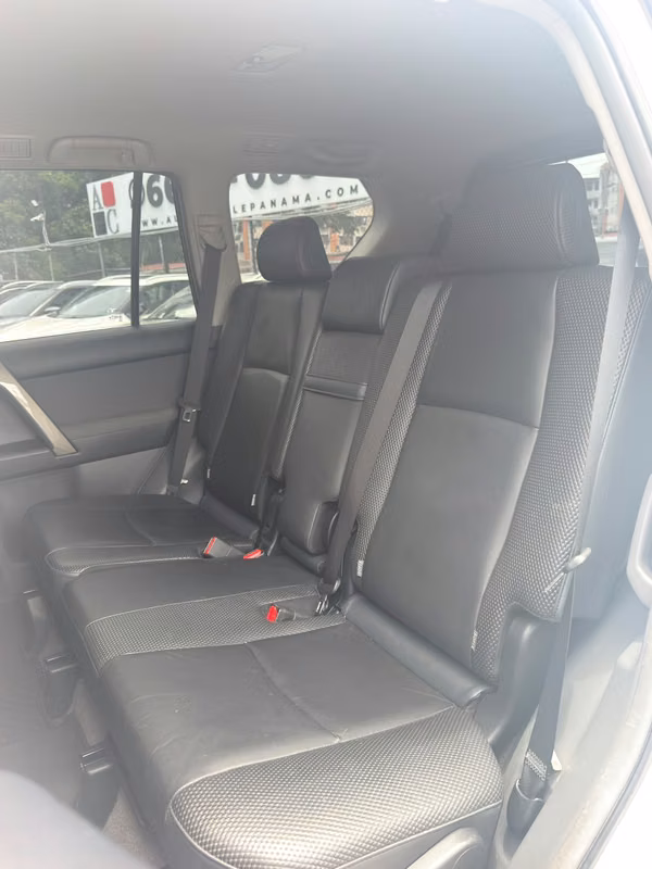TOYOTA PRADO 2012