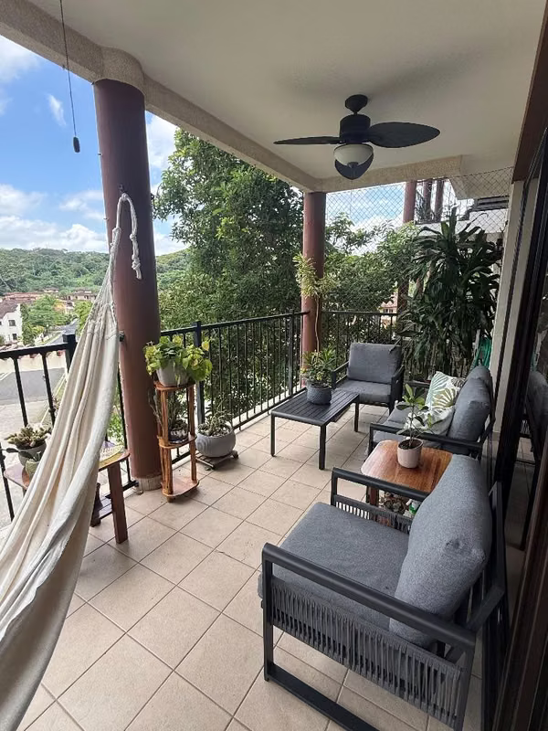 Embassy Club. 276mts 3rd 3.5b den $677,000.00neg