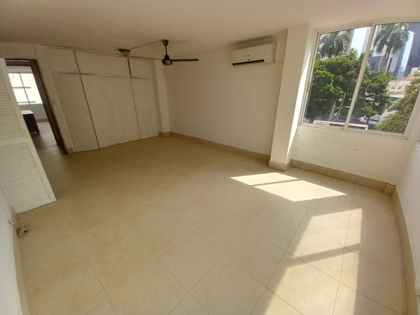 PH Parque Urraca. 264mts 3r 3b den $200,000.00neg
