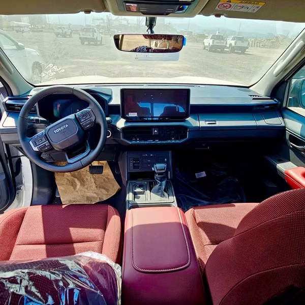 2027 TOYOTA HILUX TRAIL HUNTER