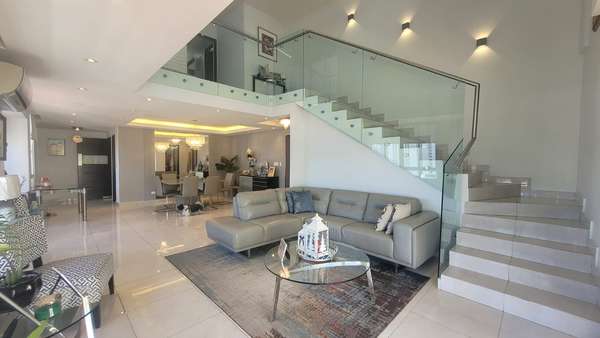 Spectacular Junior Penthouse for Double Rental Height San Francisco VY