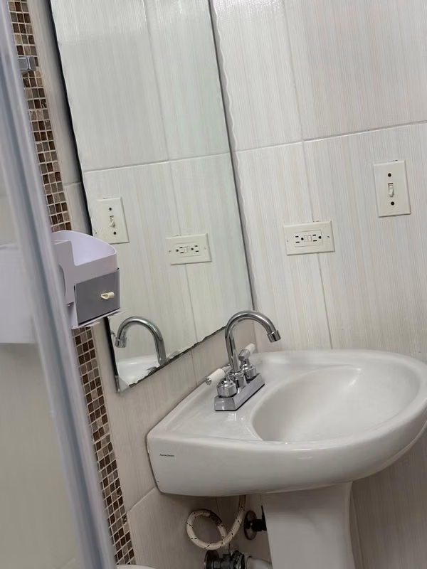 Lefevre Park - 124; PH City Tower - 124; Apartment for rent - 124; White Line - 124; Via España
