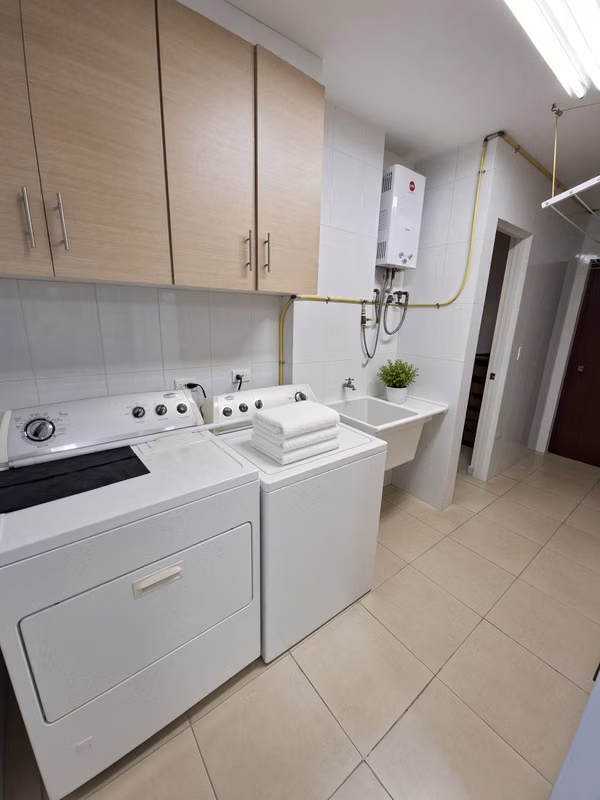 Blue Park 3 rec 2 furnished 160 m2 near Avenida Balboa, San Francisco, Marbella, Paitilla, Calle 50