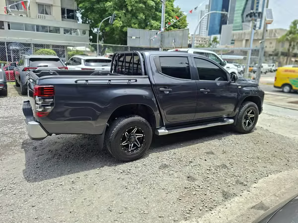 Mitsubishi L