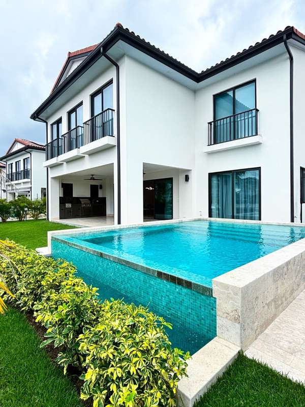House for Sale, Velamar Village, Buenaventura